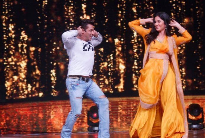 सलमान और कैटरीना की कैमेस्ट्री उनकी फिल्म 'टाइगर जिंदा है' में जबरदस्त दिखाई दे रही है औऱ खूब सुर्खियां भी बटोर रही है.