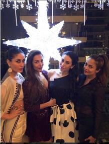 गर्ल गैंग के साथ क्रिसमस पार्टी करती नज़र आईं मलाइका और करीना, देखें तस्वीरें