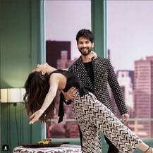 Bffs सीजन 2 में पत्नी मीरा के साथ पहुंचे शाहिद कपूर, देखें दोनों की रोमांटिक तस्वीरें