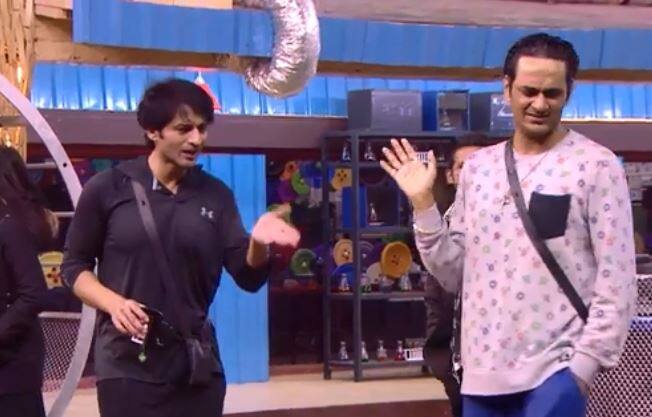 वहीं, हितेन इस झगड़े को शांत करवाने की कोशिश की और प्रियांक को माफी मांगने के लिए भी कहा. हालांकि माफी से भी विकास का गुस्सा शांत नहीं हुआ.