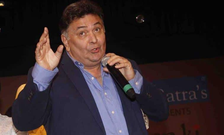 rishi kapoor misbehaved journalist said muft ki daaru ऋषि कपूर ने पत्रकारों को बताया 'मुफ्त की दारू', पब्लिशर्स ने कहा ' पहले भी कर चुके हैं...