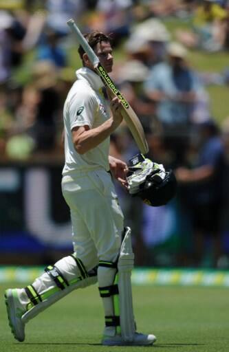 टेस्ट क्रिकट में दुनिया के नंबर एक बल्लेबाज स्मिथ के रिकॉर्ड पर एक नज़र डालते हैं. उन्होंने साल 2107 में 1000 से अधिक रन बनाए हैं. उनका औसत 65.33 का रहा है, वहीं उन्होंने चार शतक भी लगाए हैं. 