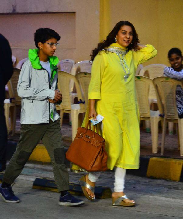 जूही चावला फिल्मों से भी काफी समय से दूर हैं, ऐसे में फैंस को उनकी फिल्म का काफी इंतजार है.