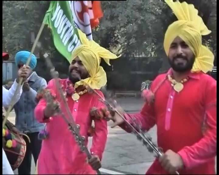 उन्होंने कहा, आश्वासन देना चाहता हूं कि आपकी आवाज पूरे हिंदुस्तान में सुनाई देगी.