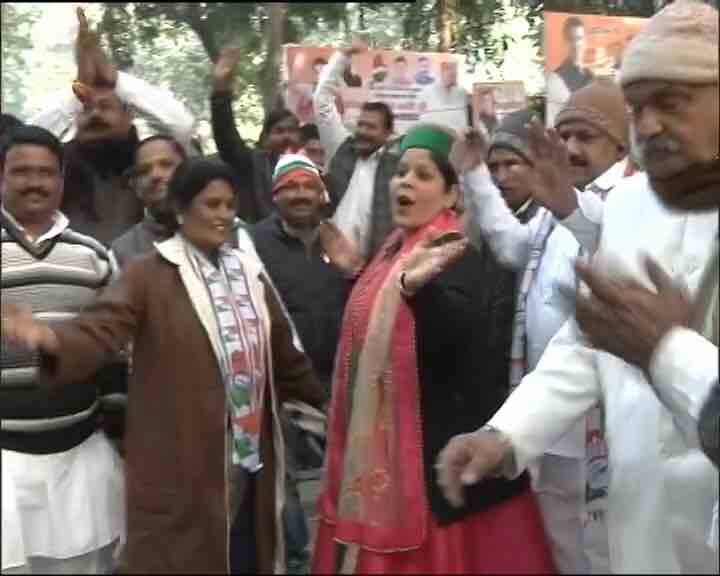 कांग्रेस मुख्यालय में ज़ोरदार तैयारियां की गईं जिसमें देश के अलग-अलग राज्यों के रंग नज़र आए.