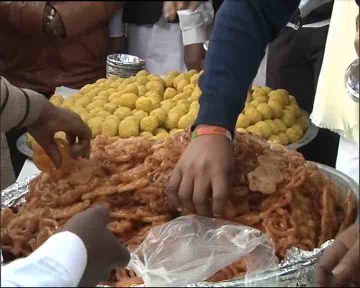 हालांकि जश्न की इन तस्वीरों के बीच बतौर अध्यक्ष राहुल गांधी की जिम्मेदारियों का दायरा कहीं ज्यादा बड़ा है.