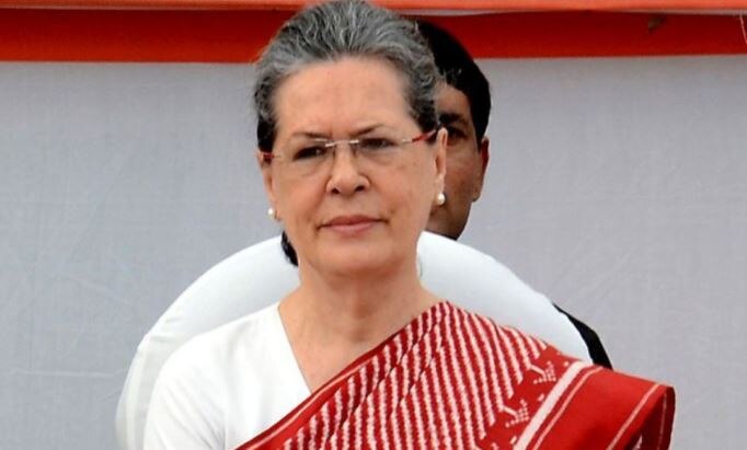 Sonia Gandhi 19 years: Know What was her achievements and rise of congress सोनिया के 19 साल: 10 साल सत्ता दिलाई, अब इटालियन-भारतीय परंपरा से बेटे को सौंपी कमान