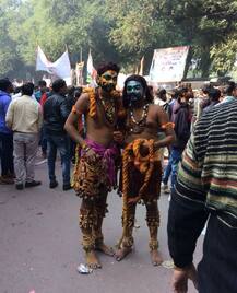 राहुल के अध्यक्ष बनने की खुशी में कांग्रेस दफ़्तर में दिखीं अलग-अलग झांकियां