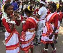 राहुल के अध्यक्ष बनने की खुशी में कांग्रेस दफ़्तर में दिखीं अलग-अलग झांकियां