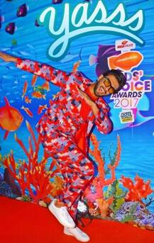 निकलोडियन किड्स अवॉर्ड्स में आलिया-रणवीर ने जीते खिताब, कृति और वरूण भी हुए शामिल, देखें तस्वीरें