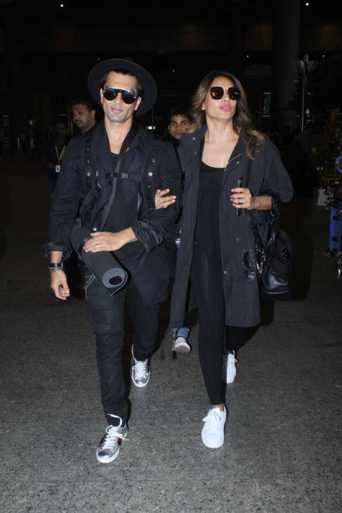 अपनी फिटनेस को लेकर अक्सर चर्चा में रहने वाली अभिनेत्री एयरपोर्ट पर ब्लैक रंग की आउटफिट मंं नजर आईं. (तस्वीर: मानव मंगलानी)