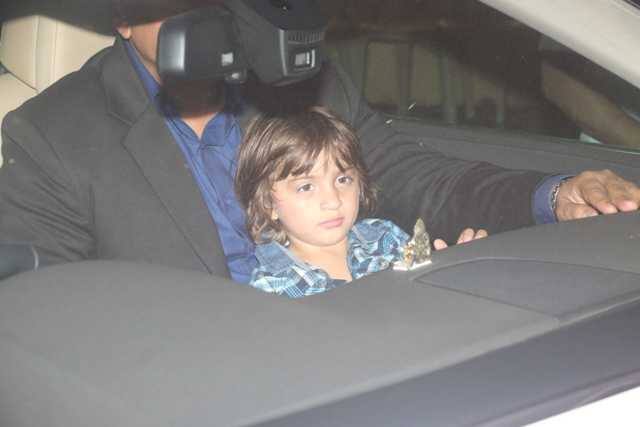 शाहरुख के छोटे बेटे अबराम भी इस फंक्शन का हिस्सा रहे.