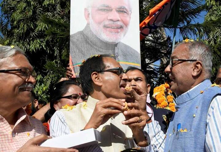 सभी तस्वीरें PTI से ली गई हैं.