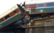 वाशिंगटन ट्रेन हादसा: पहली यात्रा में पटरी से उतरी पैसेंजर ट्रेन, 6 लोगों की मौत