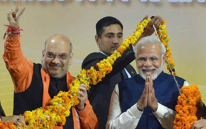 इस शानदार जीत के बाद पीएम मोदी जब कल शाम बीजेपी हेडक्वार्टर पहुंचे तो उनका कुछ तरह भव्य तरीके से स्वागत हुआ. विकास के नाम विजय गाथा लिखने वाली इस दौर की ये सबसे दमदार जोड़ी है. जिसने बीजेपी को सत्ता की उस बुलंदी तक पहुंचा दिया है जिसका कुछ साल पहले तक सपना भी नहीं देखा गया था.