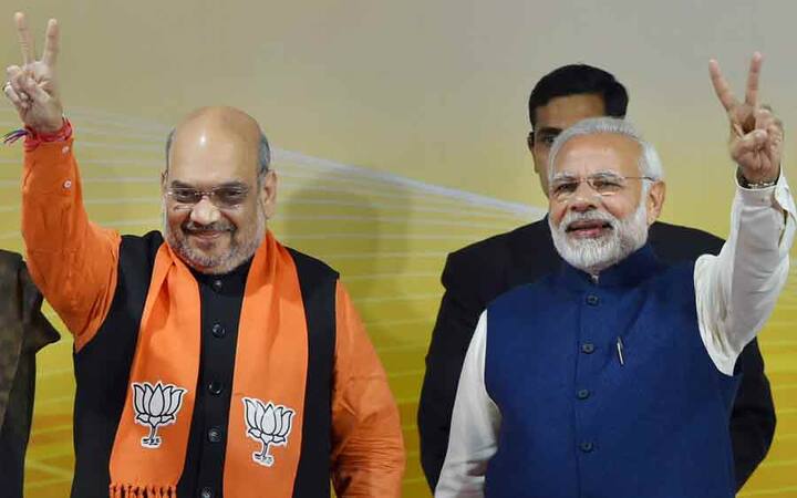 बीजेपी के लिए साल 2017 बेहद शानदार रहा है क्योंकि इस साल अपने दम पर लड़े किसी भी चुनाव में बीजेपी को हार का सामना नहीं करना पड़ा है. पीएम नरेंद्र मोदी और बीजेपी अध्यक्ष अमित शाह के सटीक दाव एक बार फिर कांग्रेस पर भारी पड़े और भगवा पार्टी ने राजनीतिक रूप से महत्वपूर्ण गुजरात की हुकूमत बरकरार रखते हुए हिमाचल की सत्ता भी अपने नाम कर ली.