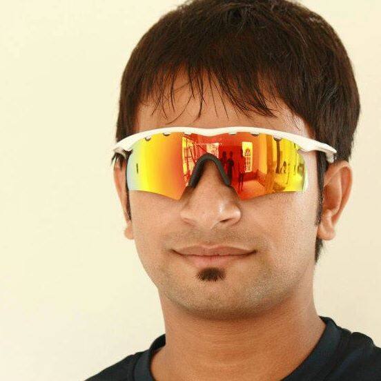 28 साल के प्रसेनजीत ने 38वां ओवर डालने आए तेज गेंदबाज सायन भट्टाचार्य के ओवर में ताबड़तोड़ छह छक्के लगाए। इस दौरान उन्होंने 96 रन की पारी खेली, जिसकी मदद से भवानीपुर क्लब ने निर्धारित 38 ओवर में तीन विकेट पर 293 रन बनाए। इसके जवाब में विरोधी टीम 109 रन बनाकर ऑल-आउट हो गई और भवानीपुर क्लब ने यह मुकाबला 184 रनों से अपने नाम कर लिया.