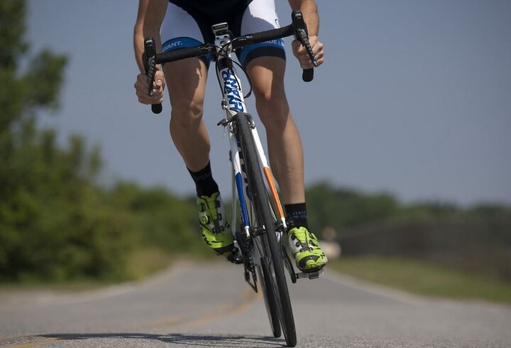 Cycling regularly reduces stress, health news in hindi स्ट्रेस दूर करना है तो रोजाना चलाएं साइकिल