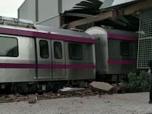 दिल्ली: वर्कशॉप में धुलाई के बाद दीवार तोड़कर बाहर निकली मेट्रो, 25 दिसंबर को मोदी को करना है उद्घाटन