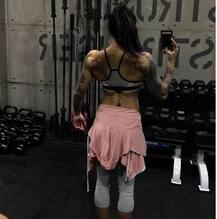 फिटनेस फ्रीक बानी जे ने इंस्टाग्राम पर शेयर की अपने मसल्स की तस्वीरें, जिसे देख मर्दों को शर्म आ जाए