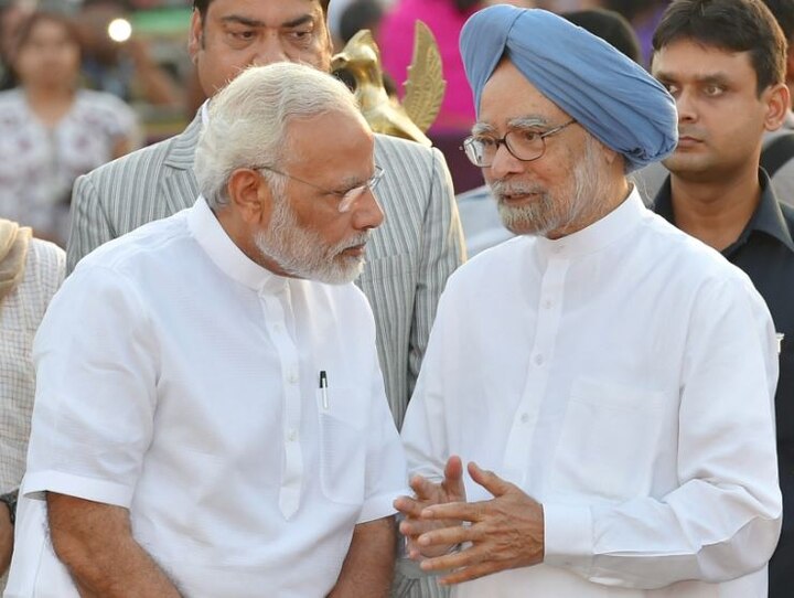 Prime Minister Narendra Modi and former Prime Minister Manmohan Singh meet each other at rajyasabha अचानक पीएम मोदी ने संसद में की विपक्ष के बड़े नेताओं से मुलाकात, पूर्व पीएम मनमोहन सिंह से भी हुई बात