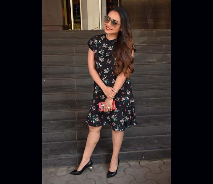 इस फिल्म को सिद्धार्थ पी मल्होत्रा डायरेक्ट कर रहे हैं और मनीष शर्मा प्रोड्यूस कर रहे हैं. यशराज बैनर तले बन रही ये तीसरी फिल्म है जिसे मनीष प्रोड्यूस कर रहे हैं. इससे पहले मनीष फिल्म ‘दम लगा के हईशा’ और ‘मेरी प्यारी बिंदू’ को प्रोड्यूस कर चुके है.