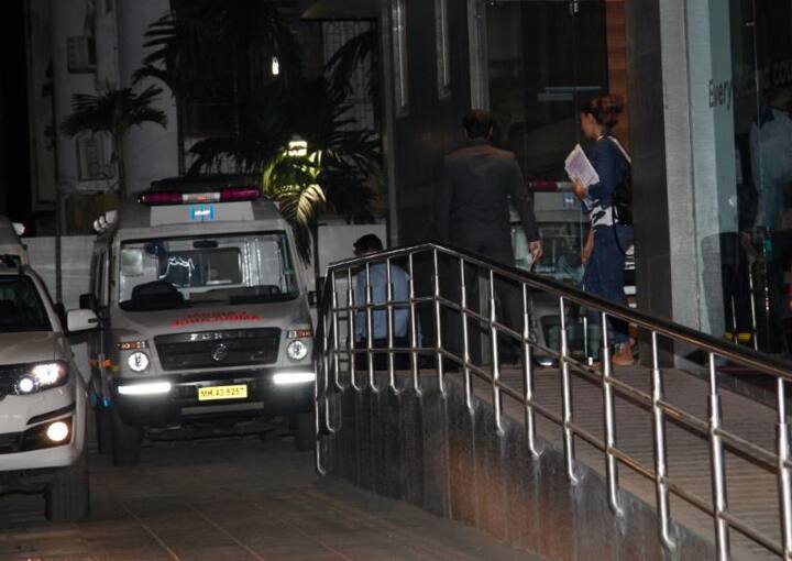 लेकिन हम आपको बता दें कि बिपाशा के हॉस्पिटल जाने की वजह कोई खुशखबरी नहीं बल्कि कुछ और ही है.