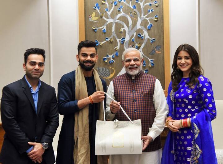 प्रधानमंत्री ने भी प्रेम से दोनों को शादी की शुभकामनाएं दी और आमंत्रण स्वीकार किया.