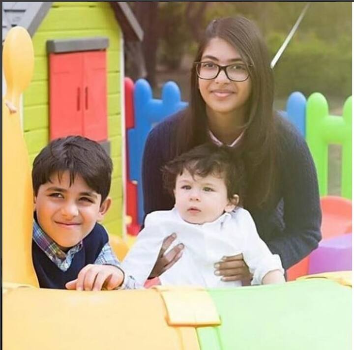 करिश्मा के बच्चों के साथ भी तैमूर की ये तस्वीर खूब पसंद की जा रही है.