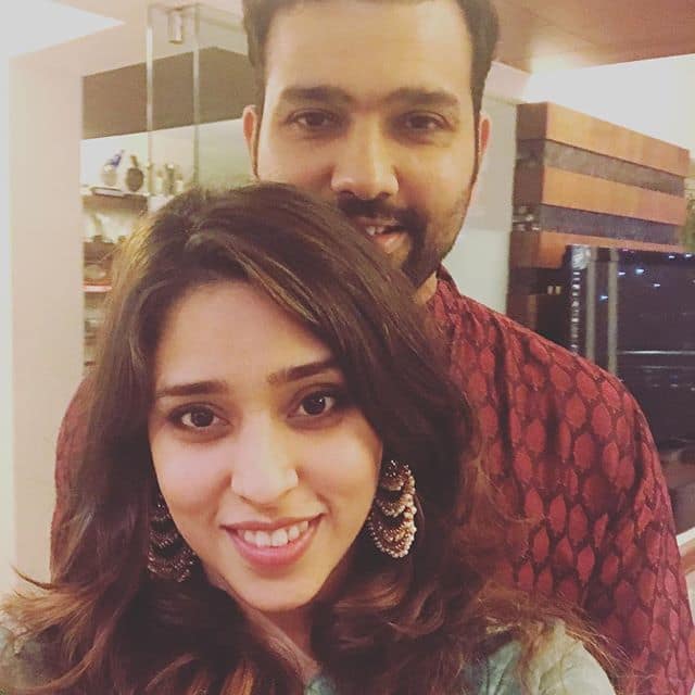 रोहित ने अपना पिछला दोहरा शतक अपनी शादी की सालगिरह के दिन लगाया जिसके बाद ऋतिका की आंखें खुशी के आंसु से भर आई थीं.