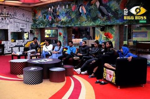 Bigg Boss 11: लग्जरी बजट टास्क के बाद इन कंटेस्टेंट्स को मिली काल कोठरी की सजा Bigg Boss 11: लग्जरी बजट टास्क के बाद इन कंटेस्टेंट्स को मिली काल कोठरी की सजा