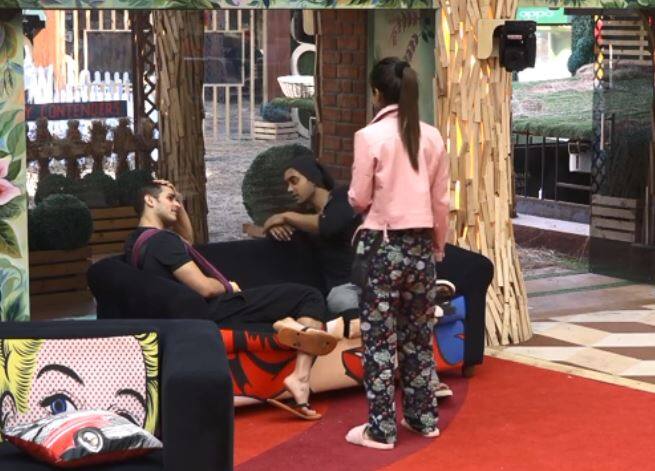 बीते एपिसोड के प्रोमो में ही यह बता दिया गया था कि अब काल कोठरी की सजा देने का फैसला सुनाया जाएगा. हिना खान पहले से ही प्लान बनाने में लग गईं कि किसको काल कोठरी में भेजा जाए.