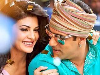 किक: इस लिस्ट में आखिरी फिल्म है 'किक'. साल 2015 नमें आई सलमान की इस फिल्म में उनके साथ थी जैकलीन. गानों से लेकर फिल्म की कहानी और जैकलीन सलमान की कैमिस्ट्री सभी चीजों की काफी चर्चा रही थी. फिल्म को बॉक्स ऑफिस पर भी बढ़िया रिस्पॉन्स मिला था. फिल्म ने 233.00 करोड़ रुपए की कमाई की थी.