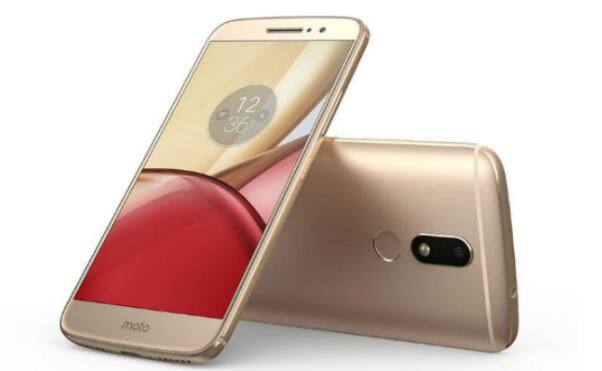 Moto M 4G: मेटल बॉडी वाले मोटो M को इस सेल में 13,999 रुपये खरीद सकते हैं. इसमें 5.5 इँच की स्क्रीन, 16MP कैमरा और 8 मेगापिक्सल का सेल्फी कैमरा दिया गया है. इसकी बाजार में कीमत 15,999 रुपये है.