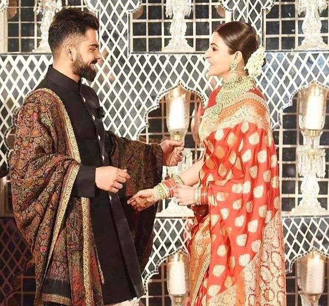 रिसेप्शन शुरू होते ही सोशल मीडिया पर दोनों के तस्वीरों की बाढ़ सी आ गई है. इनके फैंस रिसेप्शन की तस्वीरें जमकर शेयर कर रहे हैं.