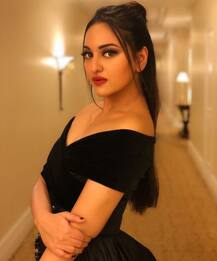 सोनाक्षी सिन्हा ने सोशल मीडिया पर किया \'काला जादू\', तस्वीरें हुईं वायरल