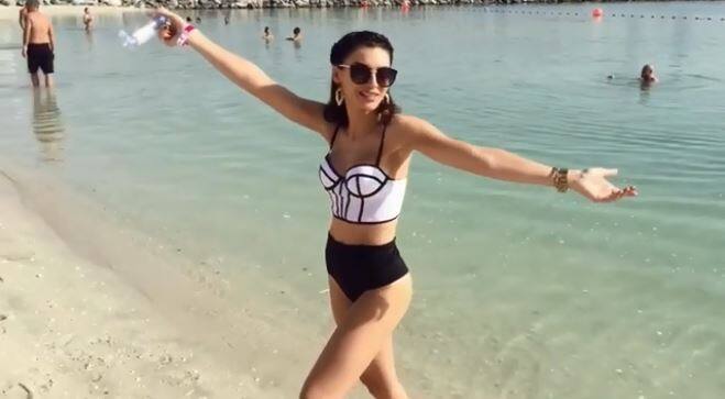 स्कारलेट घूमने-फिरने की काफी शैकीन हैं और अलग-अलग जगहों का दौरा करती रहती हैं. इतना ही नहीं उस दौरान बिताए कुछ खूबसूरत लम्हों की तस्वीरों और वीडियो को अपने फैंस के बीच शेयर करती रहती हैं.