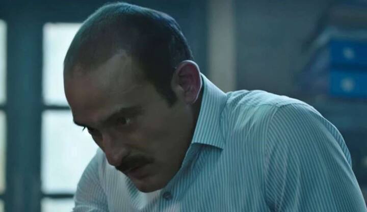 10.अक्षय खन्ना(इत्तेफाक)- बड़े दिनों बाद फिल्मी पर्दे पर लौटे अक्षय खन्ना ने इस स्सपेंस फिल्म में दमदार एक्टिंग की है.