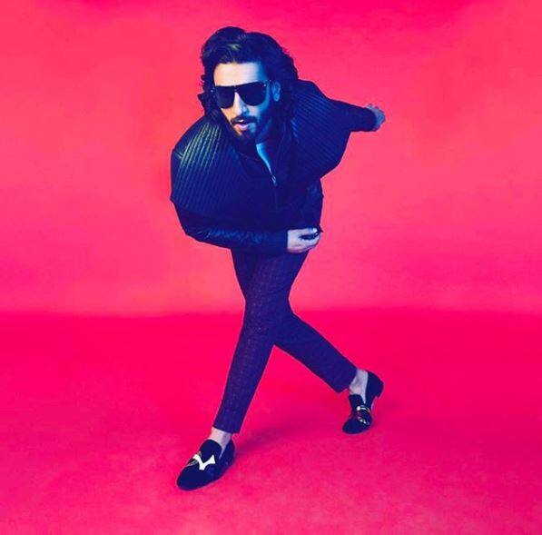 वहीं विवदों की रानी बनी फिल्म पद्मावति के लीड एक्टर रणवीर सिंह लिस्ट में 10वें नंबर पर हैं और उन्होंने इस साल 62 करोड़ से ज़्यादा कमाए हैं.