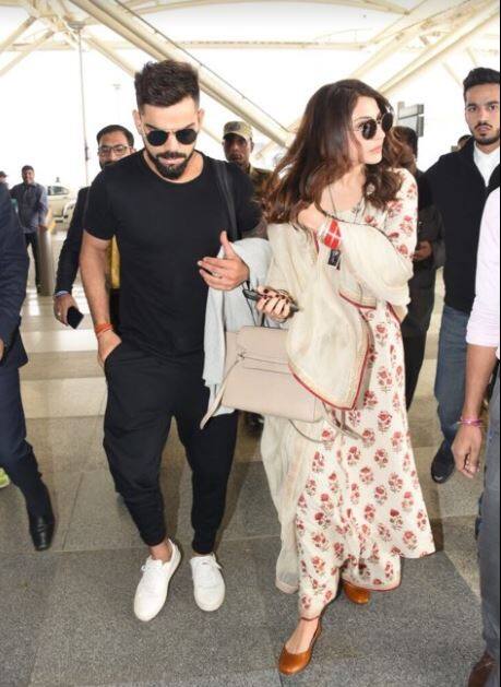 अनुष्का और विराट ने रिसेप्शन बेहद मस्ती की. फैंस को खासकर इन दोनों का डांस बेहद पसंद आया है. (तस्वीर: मानव मंगलानी)