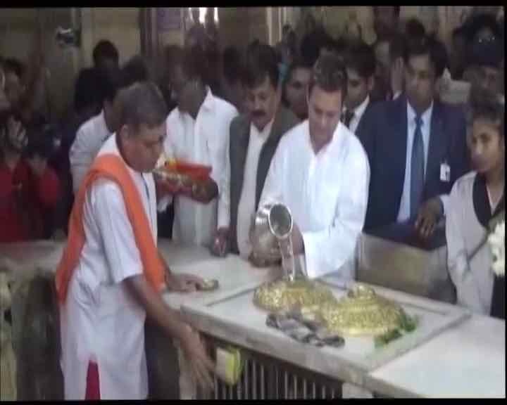 Gujarat: Congress President Rahul Gandhi to visit Somnath Temple today गुजरात में सोमनाथ के दर पर कांग्रेस अध्यक्ष राहुल गांधी, मंदिर में की पूजा