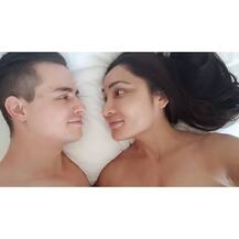 नहीं थम रहा सोफिया के सनसनीखेज हनीमून की तस्वीरों का सिलसिला