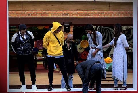 Bigg Boss 11: इस कंटेस्टेंट की चाल से आउट हो गई शिल्पा शिंदे Bigg Boss 11: इस कंटेस्टेंट की चाल से आउट हो गई शिल्पा शिंदे