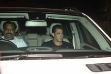 अपनी फिल्म देखने गर्लफ्रेंड के साथ पहुंचे सलमान, अक्षय-मौनी सहित कई बड़े सितारे भी आए नज़र