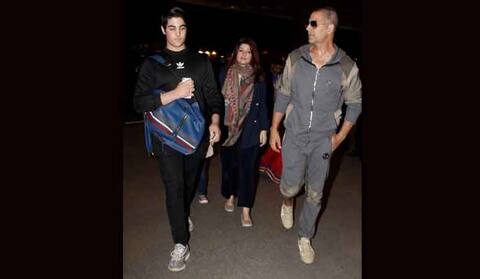 परिवार के साथ क्रिसमस की छुट्टी मनाने निकले अक्षय कुमार परिवार के साथ क्रिसमस की छुट्टी मनाने निकले अक्षय कुमार