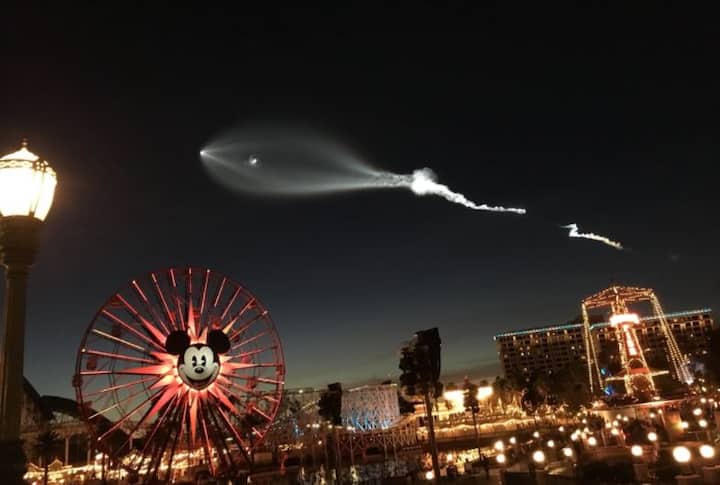 स्पेस एक्सप्लोरेशन टेक्नॉलजी कंपनी यानी अंतरिक्ष में अनुसंधान-खोज से जुड़ी एक कंपनी SpaceX ने अमेरिका के लोगों को सांसे थामने पर मजबूर कर दिया.