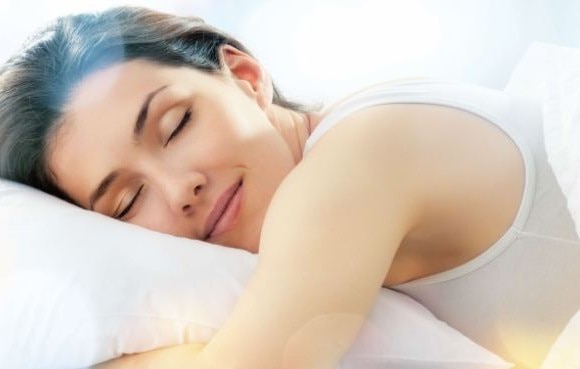 World Sleep Awareness Day: Doctors tips for better sleep and healthy lifestyles for human World Sleep Day: বিছানায় শুয়ে মোবাইল ঘাঁটেন? কত বড় বিপদ ঘটাচ্ছেন জানেন?