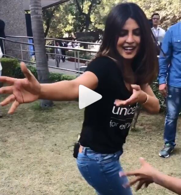 Watch: Priyanka Chopra is having a blast dancing with kids देसी गर्ल प्रियंका चोपड़ा ने कुछ यूं लगाए बच्चों संग ठुमके, देखें वीडियो