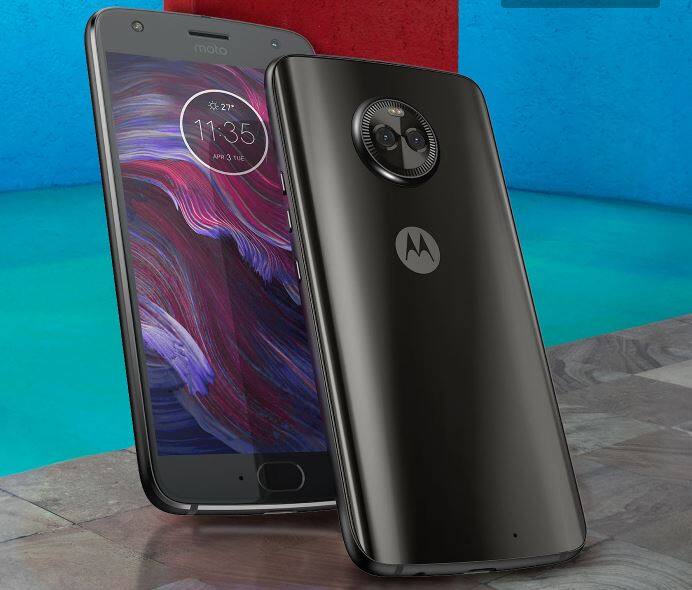 इसका प्राइमरी कैमरा ड्यूअल कैमरा है (12 मेगापिक्सल और 8 मेगापिक्सल) जो ड्यूअल टोन एलईडी फ्लैश के साथ है. यह दिन की रोशनी में बेहतरीन तस्वीरें खींचता है, जबकि रात में प्रोफेशनल मोड फीचर के साथ ही बेहतर तस्वीरें क्लिक करने को मिलती हैं.