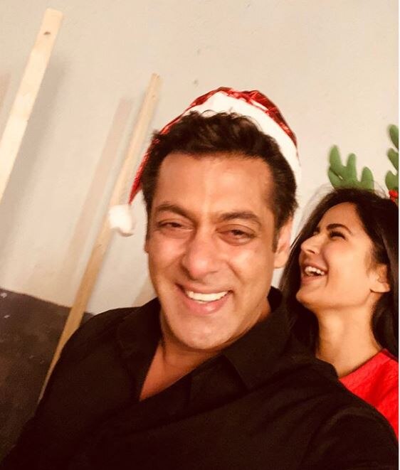 बॉक्स ऑफिस पर धुंआधार कमाई से झूमे सलमान, क्रिसमस पर कैटरीना के साथ मनाया जश्न Salman Khan Celebrates Christmas With Katrina Kaif And Ali Abbas Zafar